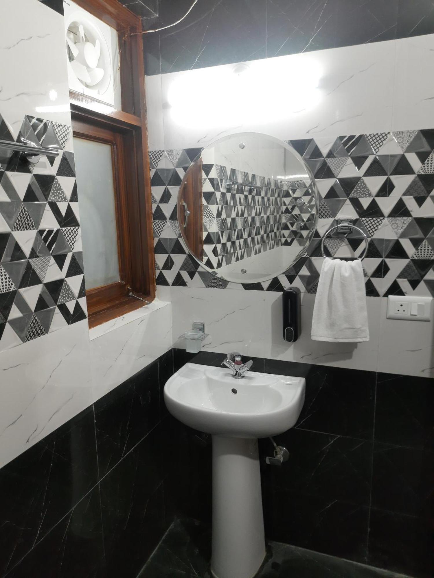 Aagaman Woods Apartment ชิมลา ภายนอก รูปภาพ