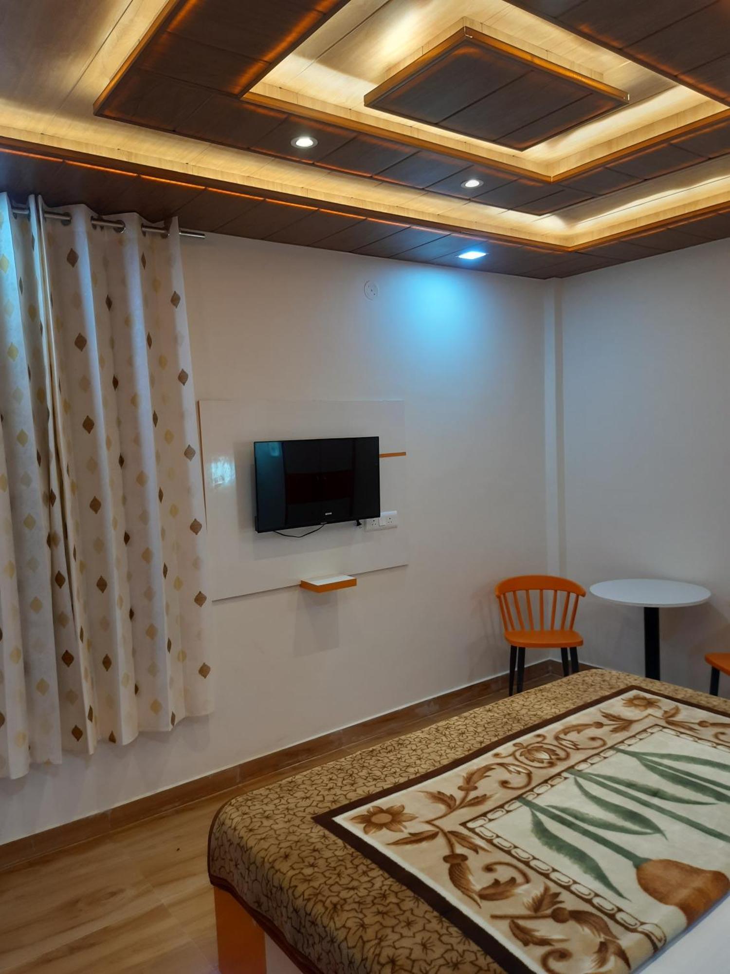 Aagaman Woods Apartment ชิมลา ภายนอก รูปภาพ